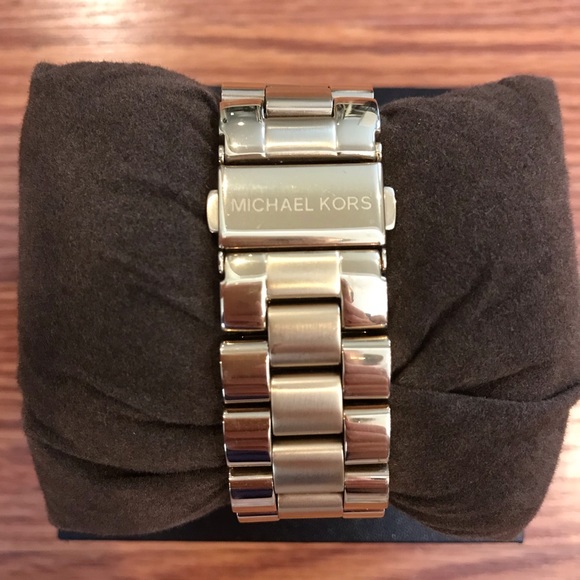 Michael Kors Jet Set Watch - Gold - Picture 2 of 6